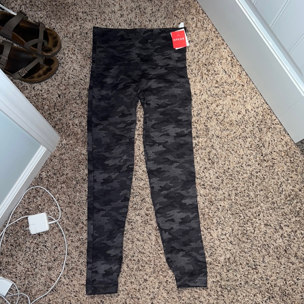 NWT Spanx Leggings